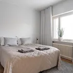 Bright & Cozy 1br Near Downtown Apartment
