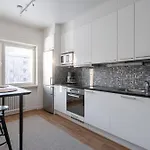 Bright & Cozy 1br Near Downtown Apartment
