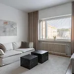 Bright & Cozy 1br Near Downtown Apartment *
